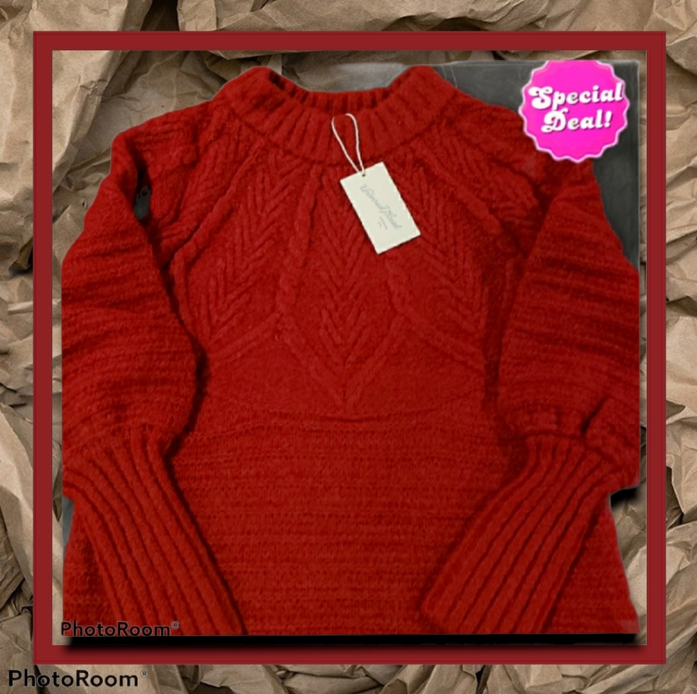 Universal Thread NWT Red Sweater